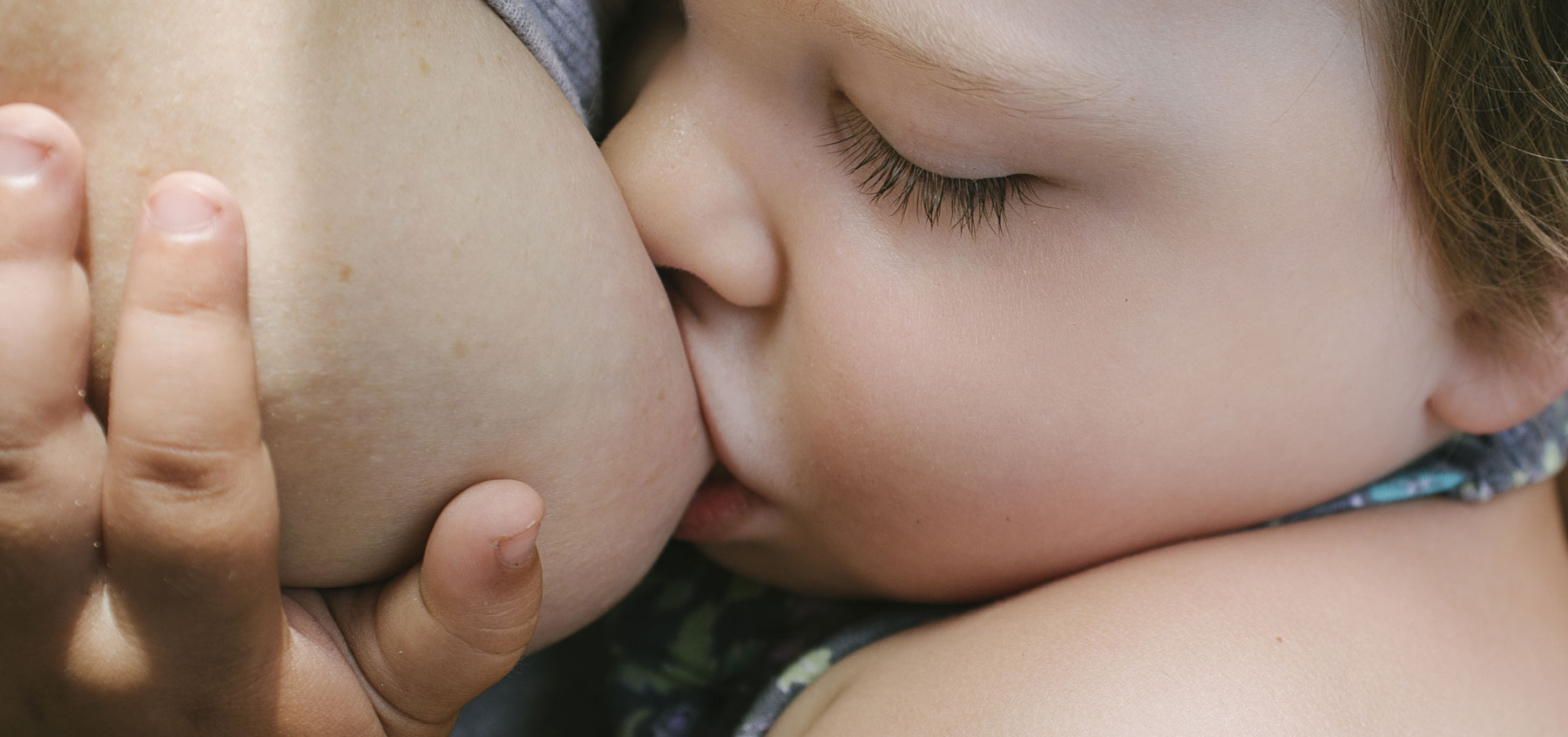 Is there a link between breastfeeding and income?
