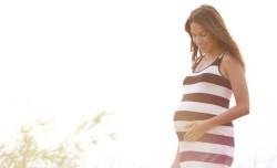 A Naturally Beautiful Pregnancy: 9 Tips from Nine Naturals